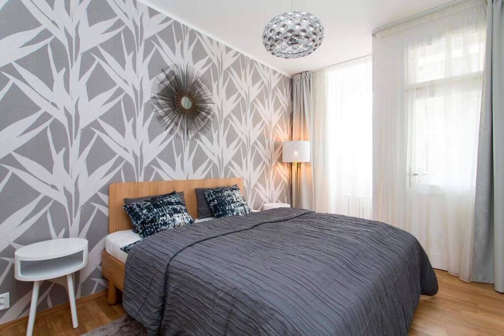 Friendly Private Room In The Sharing Flat Praga Esterno foto