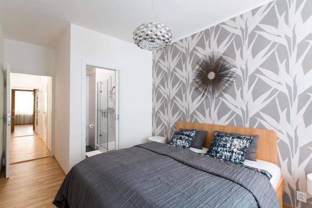 Friendly Private Room In The Sharing Flat Praga Esterno foto