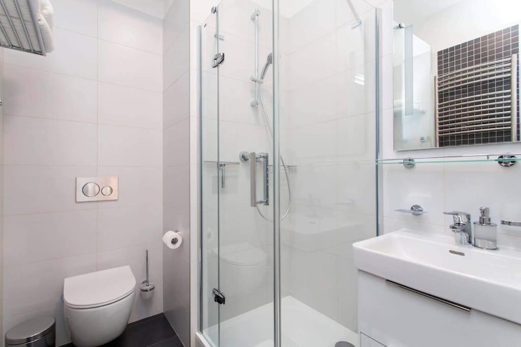 Friendly Private Room In The Sharing Flat Praga Esterno foto